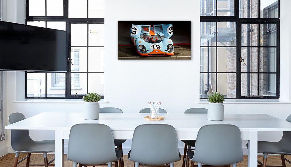Tableau mural Porsche 917 dans un garage de collectionneur - Photographie automobile Oculi